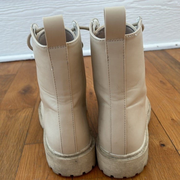 Women’s Cream Size 7/8 Tie up H&M Boots - Picture 6 of 7